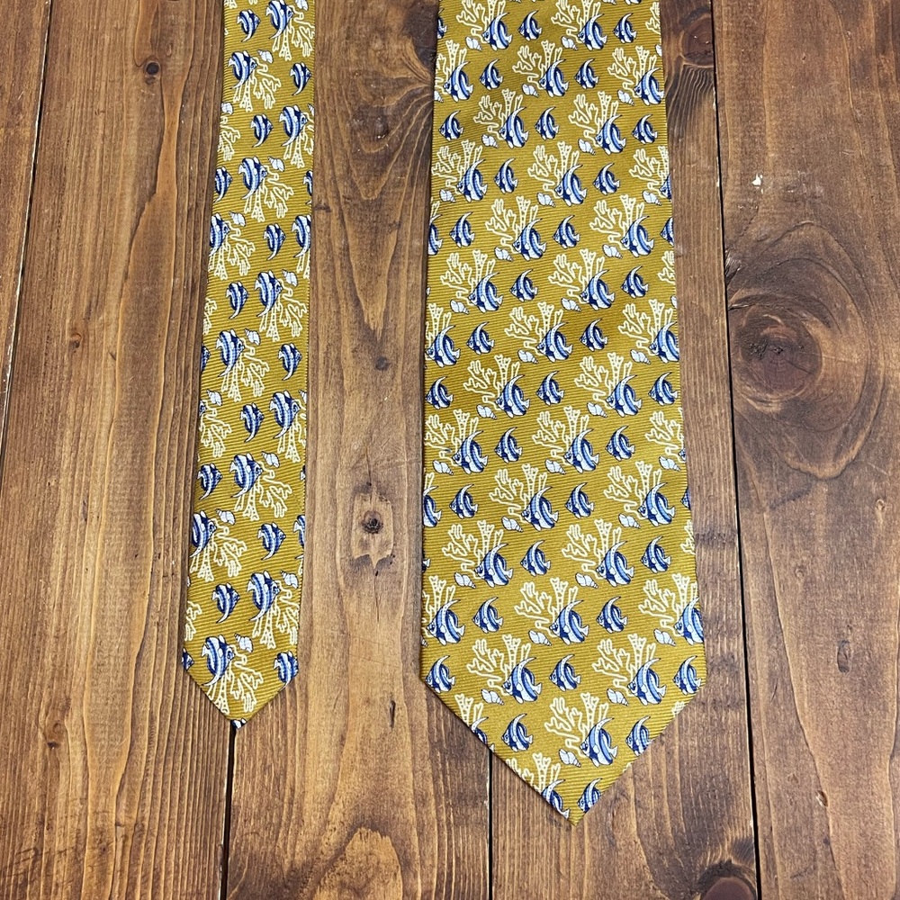 Como House silk neck tie golden yellow with angel fish design